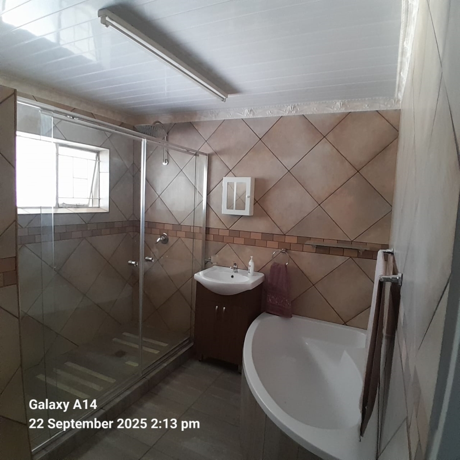 5 Bedroom Property for Sale in Bodorp North West